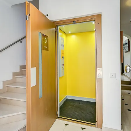 Empire Building By Homing Apartament